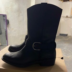 Ugg woman’s boots size 8.